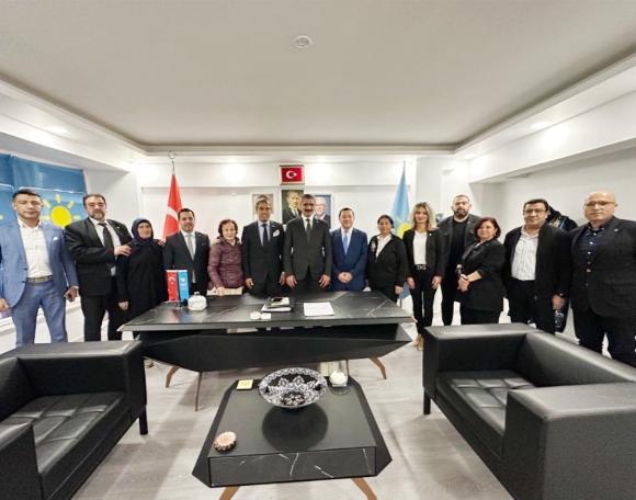 İl Başkanımız Sayın Yücel Coşkun, Zeytinburnu İlçe Başkanlığımızı ziyaret etti.