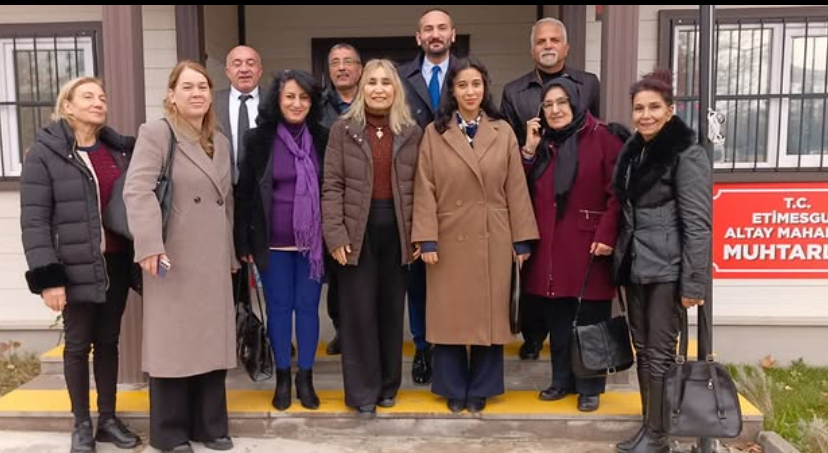 Ankara İl Başkan Yardımcıları ile Etimesgut İlçe Başkanı Mehmet KILIÇ Altay Mahallesi Muhtarı Serap DEMİRKIRAN’ı ziyaret etti.