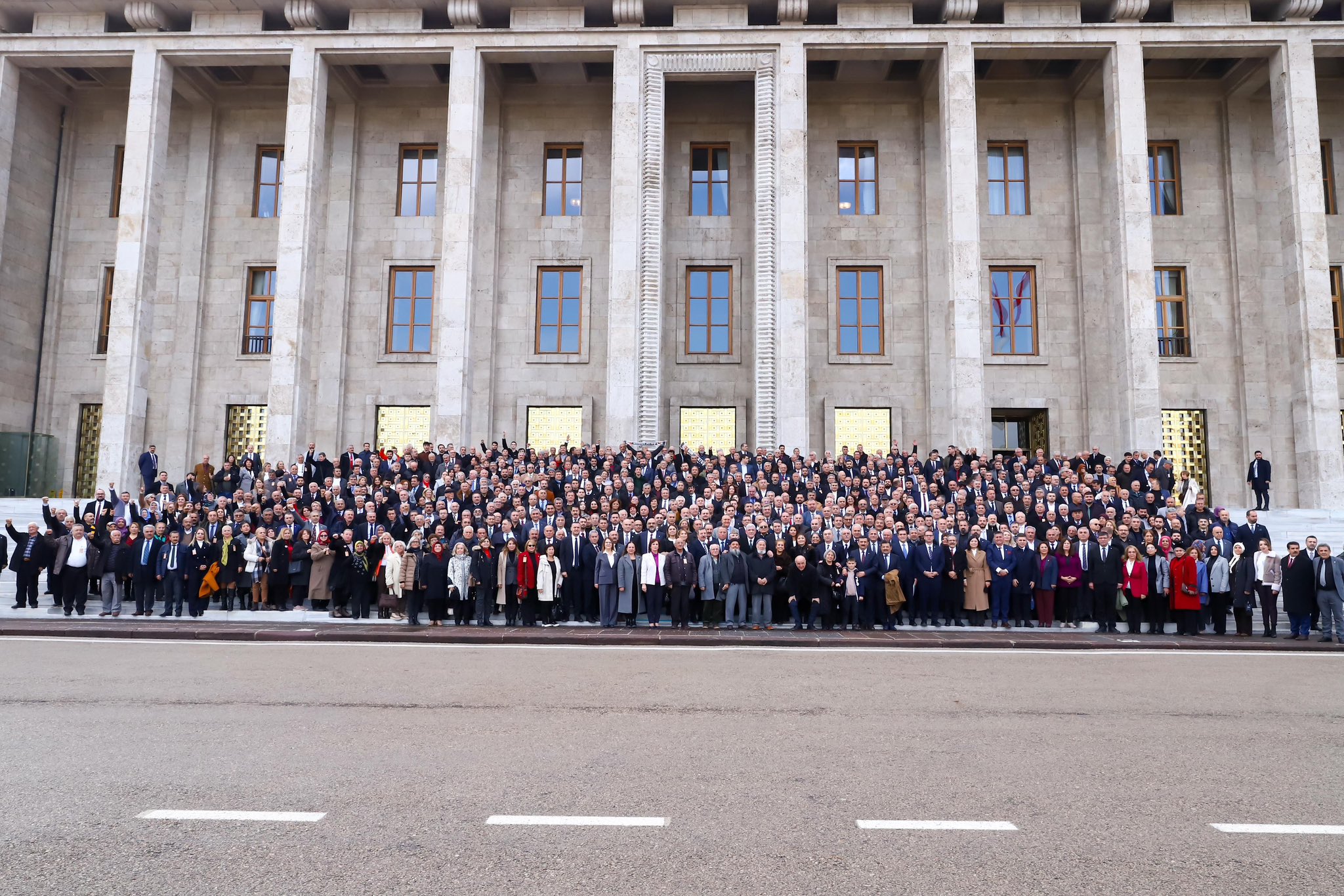 İYİ Parti Grup Toplantısından sonra Toplu halde Resim çekilerek Mesaj verdi #SonKaleİYİParti