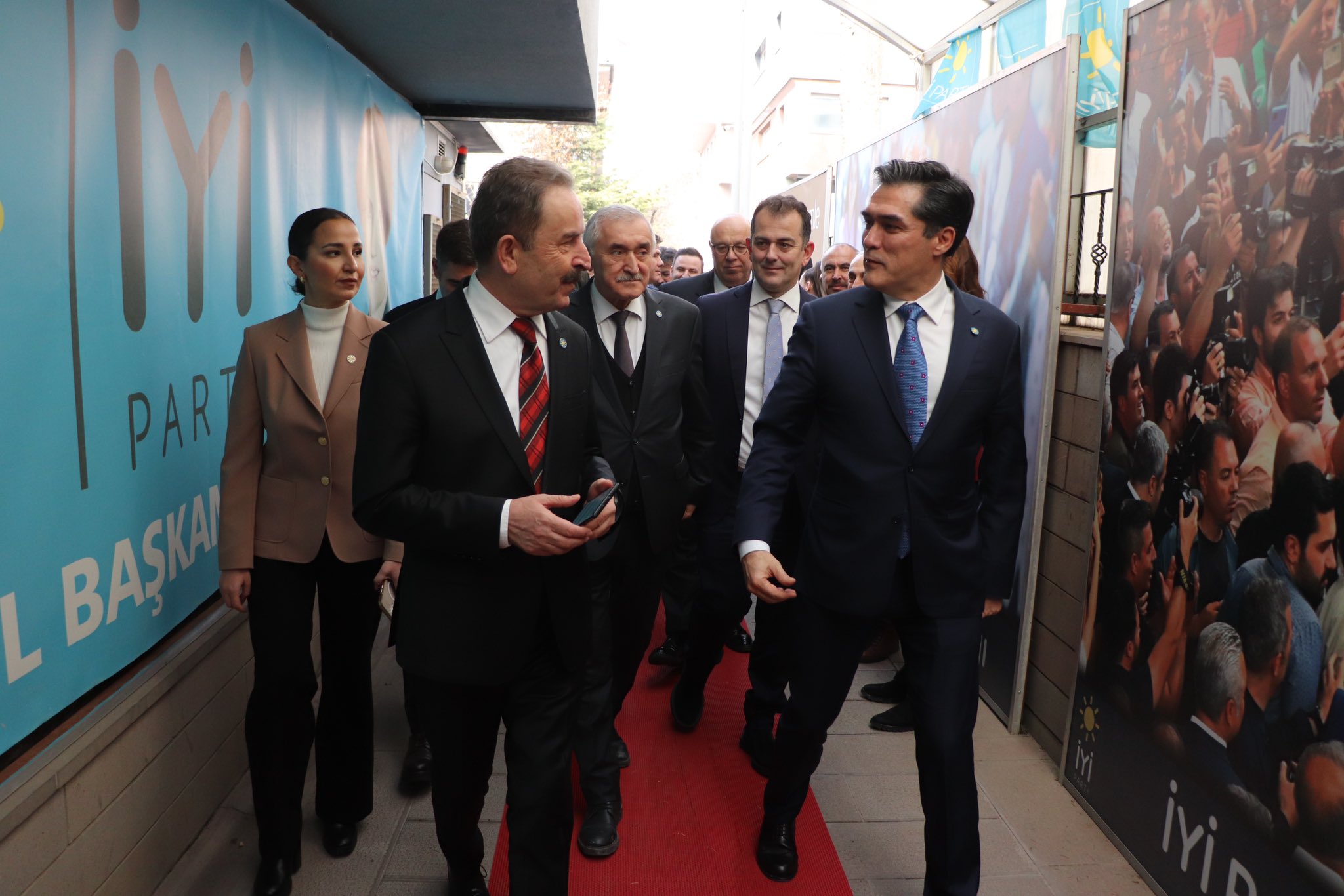 Milletvekilimiz Sn. Satuk Buğra KAVUNCU İYİ Parti Ankara İl Başkanlığımıza gelerek partimize ait olan “İYİ Sesim” uygulaması ve gündem hakkında bilgilendirmelerde bulundu.