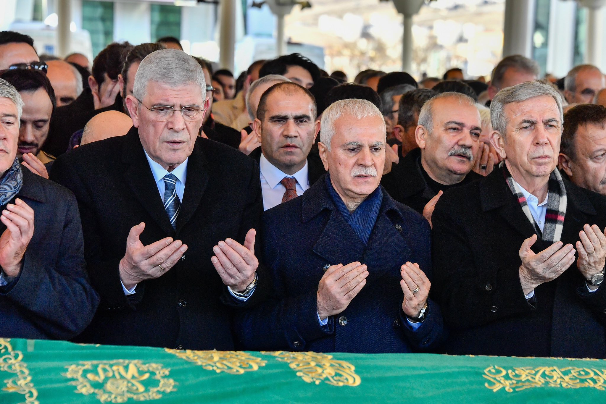 Genel Başkan Müsavat Dervişoğlu, Ankara Milletvekili Koray Aydın’ın acı gününde yanında yer aldı