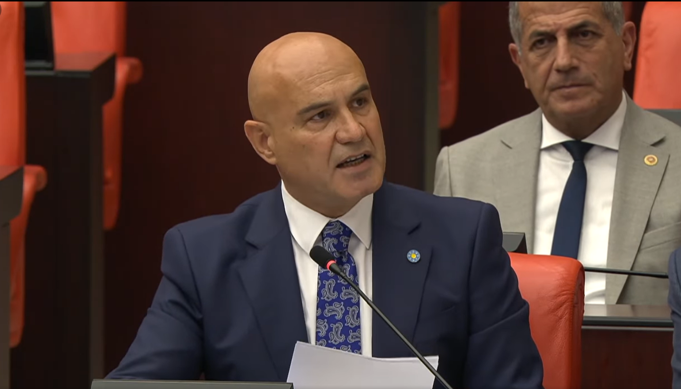 Grup Başkanvekilimiz Turhan Çömez: Koskoca Türkiye Cumhuriyeti Devleti’ni yirmi iki yıl sonra teröristbaşından gelecek bir mesaja mahkûm ettiniz