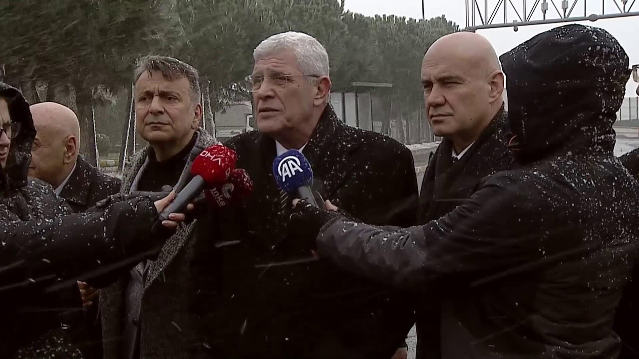 Genel Başkanımız Müsavat Dervişoğlu, Silivri Marmara Cezaevi önünde açıklamalarda bulunuyor.