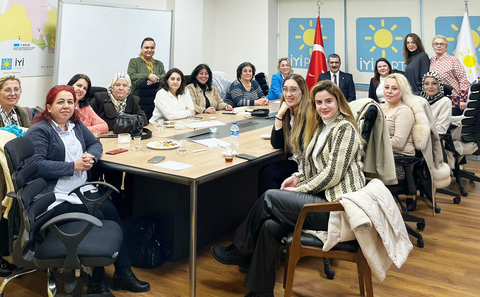 İstanbul İl Başkanlığında Kadın, Aile ve Sosyal Hizmetler toplantısı gerçekleştirildi