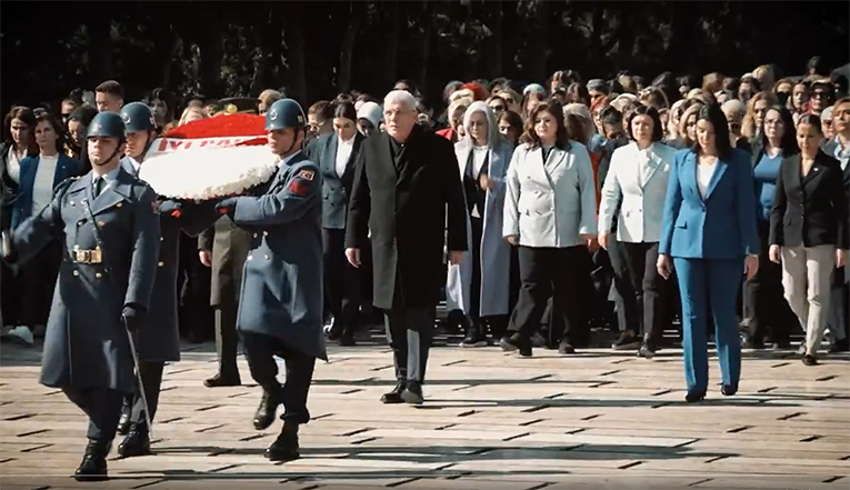 Genel Başkan Müsavat Dervişoğlu Kadınlarla Birlikte Anıtkabir’i ziyaret etti