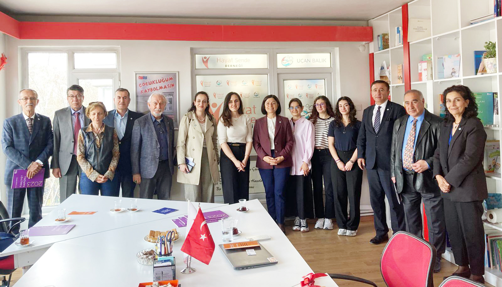 Genel Başkan Yardımcısı Kevser Ofluoğlu, Hayat Sende Derneği’ni ziyaret etti