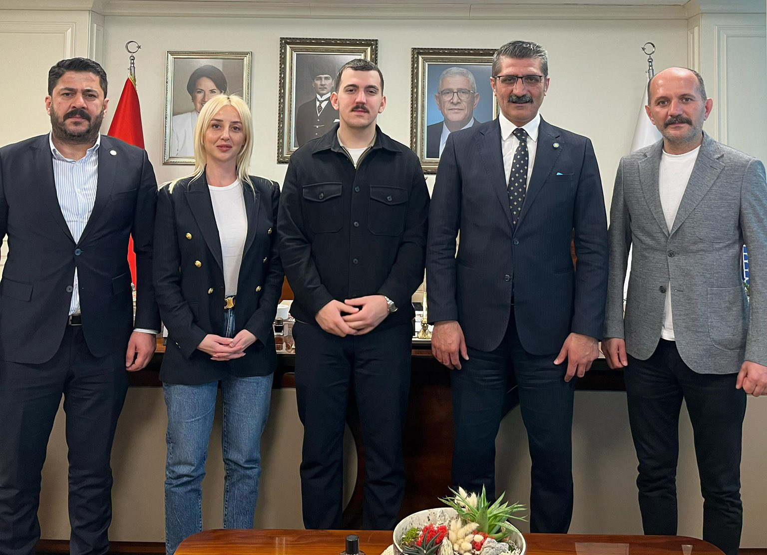 Haksız yere tutuklanan gençlerimizden, Üsküdar Gençlik Kolları üyesi Veli Mert Aktoprak, İYİ Parti İstanbul İl Başkanı Yücel Coşkun’u ziyaret etti