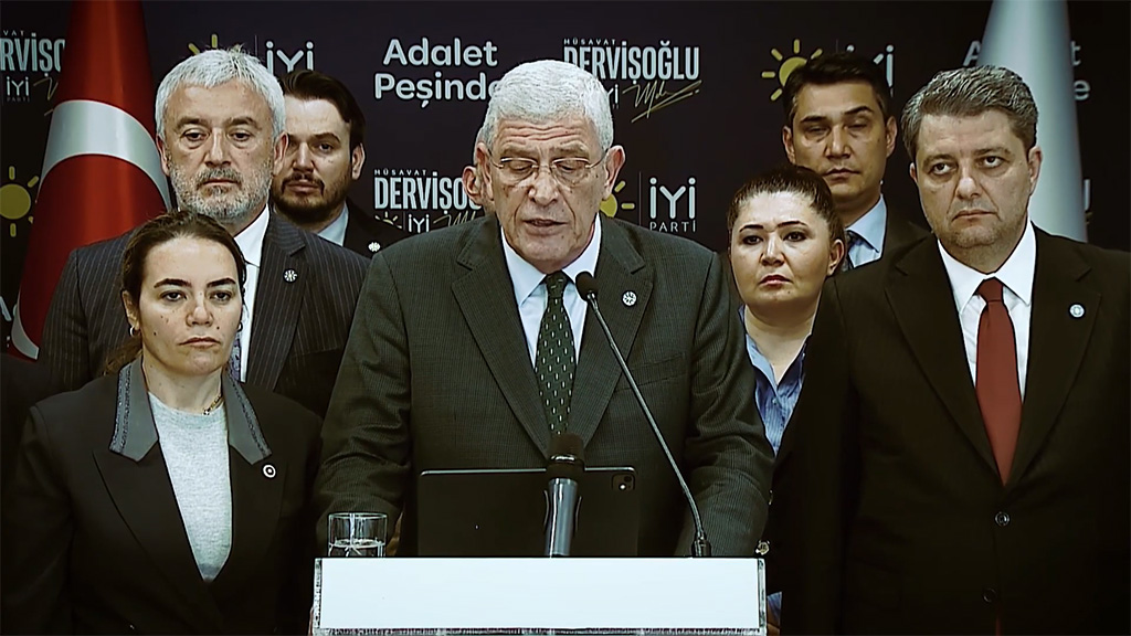 14 Mayıs 14.00’te, Lozan Parkı’nda herkesi al bayrağın gölgesinde buluşmaya davet ediyoruz!