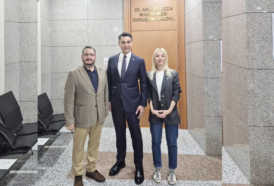 TÜSİAD Başkanı Orhan Turan ve YİK Başkanı Mehmet Ömer Arif Aras hakkında açılan davanın ilk duruşmasın da İYİ Parti Genel Başkan Yardımcısı da hazır bulundu