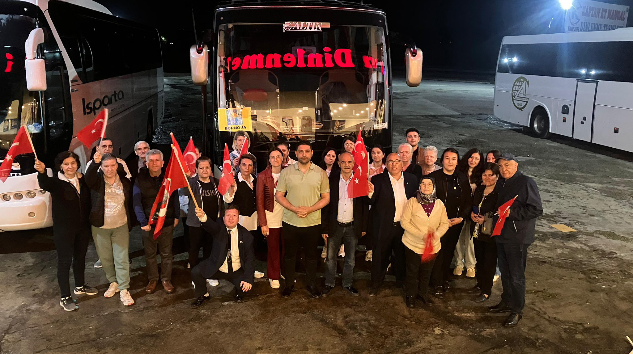 İYİ Parti İzmir Teşkilatları Ankara istikametinde birer birer yola çıktı