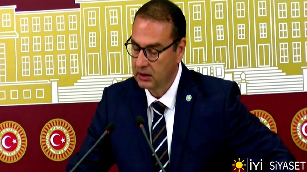 İYİ Parti Çanakkale Milletvekili Rıdvan Uz, TBMM de basın açıklaması yaptı