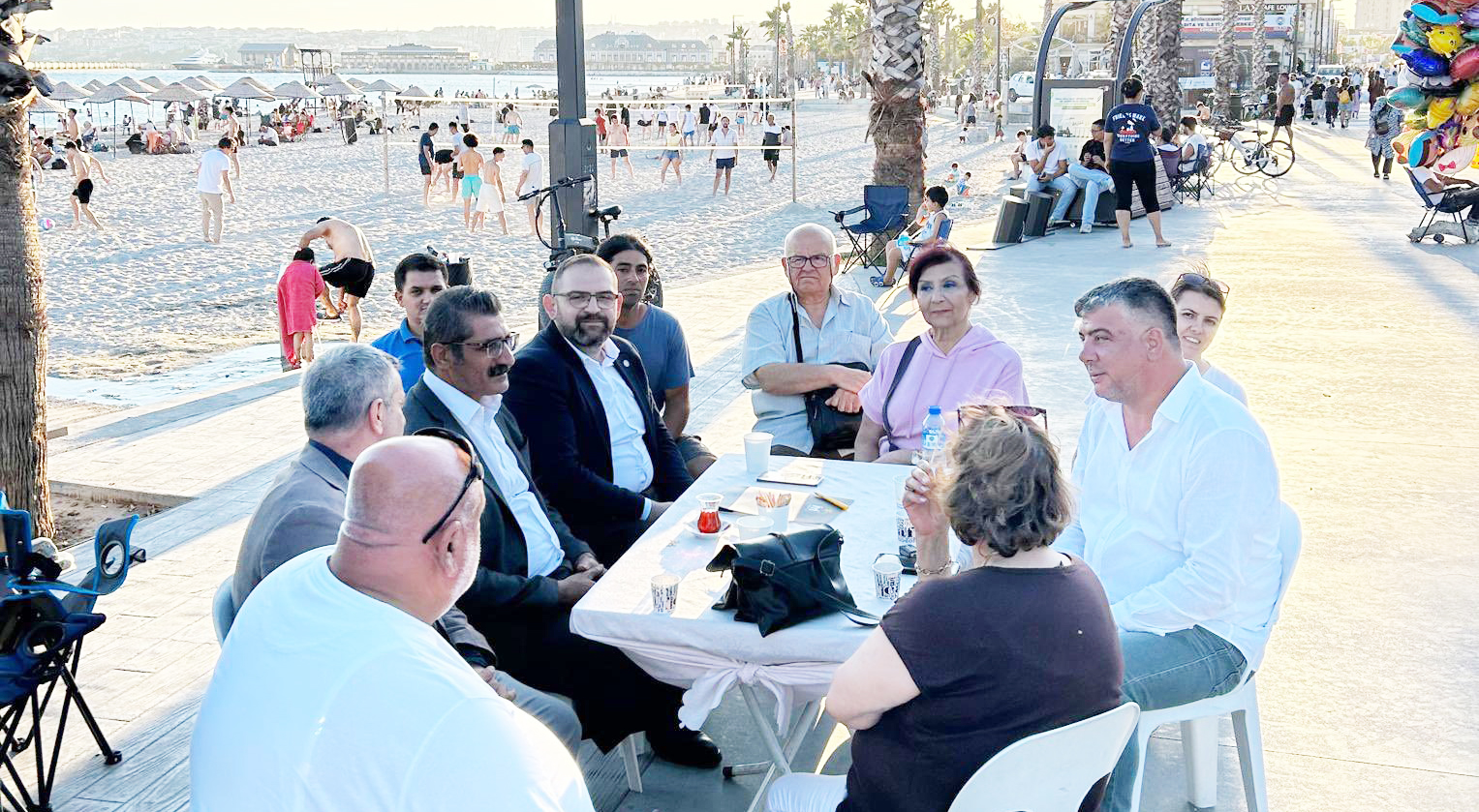 İstanbul İl Başkanı Yücel Coşkun, Büyükçekmece sahilde vatandaşlarımızla buluşma noktası olarak konumlandırılan İYİ Parti karavanına ziyarette bulundu