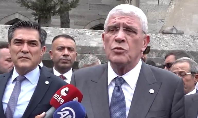 Müsavat Dervişoğlu: Bu silah bırakma değil, cambaza bak oyunudur!