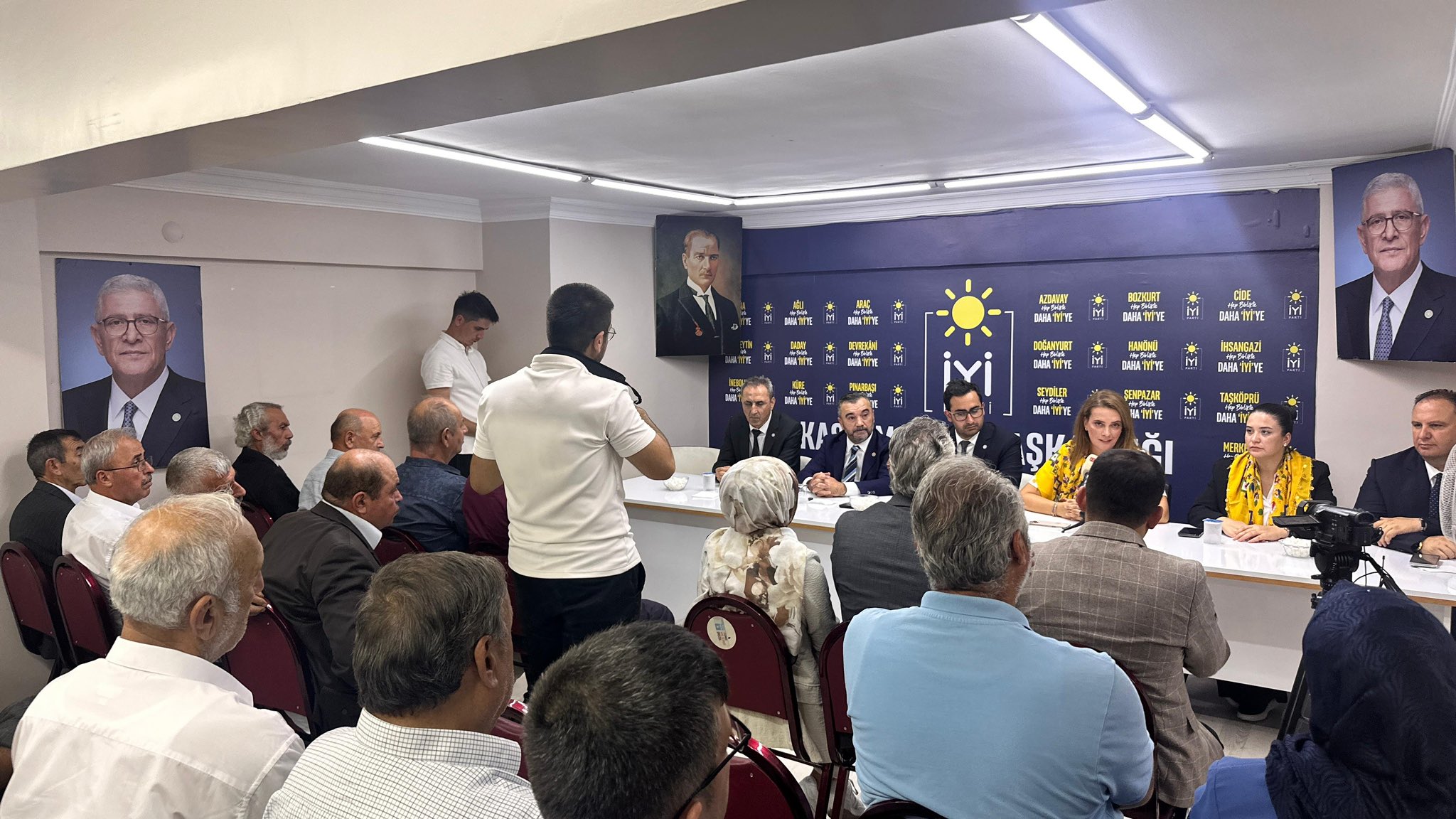 İYİ Parti Ekibi Kastamonu İl Başkanlığında Yöneticiler ve İlçe Başkanları ile biraraya geldi