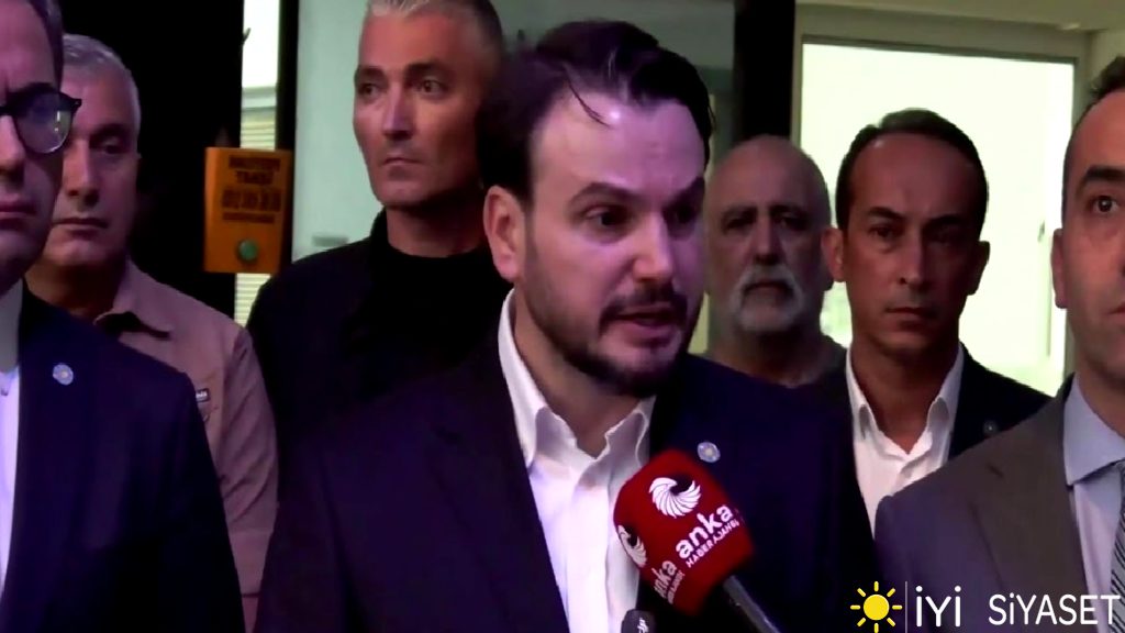 Parti heyetimiz Milletvekilimiz Selçuk Türkoğlu’nun sağlık durumuna dair hastaneden açıklama yapıyor